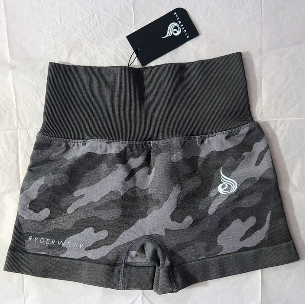 BNWT - Ryderwear - (Size XS) Charcoal/Black Camo Seamless Booty Women's Shorts